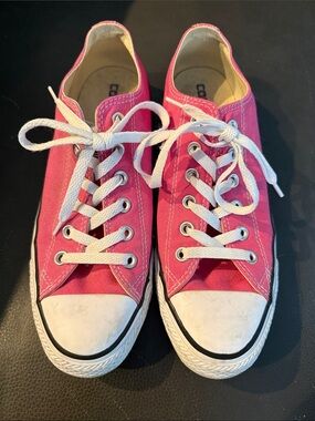 Converse All Star Low-Top Sneakers women’s sz 9.5